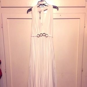 Size 6 Sleeveless Eggshell Long Gown